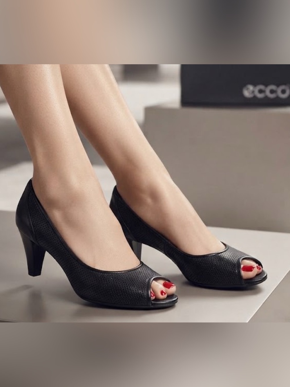 Authentic Ecco designer black leather open toe heels sz 10
